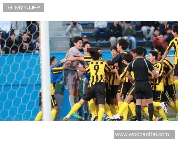 与足球明星一对一较量的热血青春故事